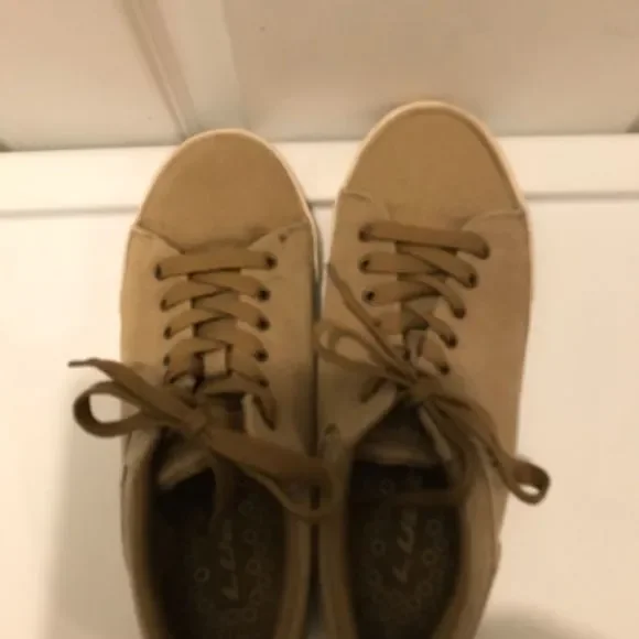 Mens Lugz shoes in size 8.5. Tan in color - Picture 5 of 6